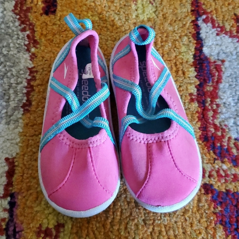 Pink Speedo Shoes Size 7/8